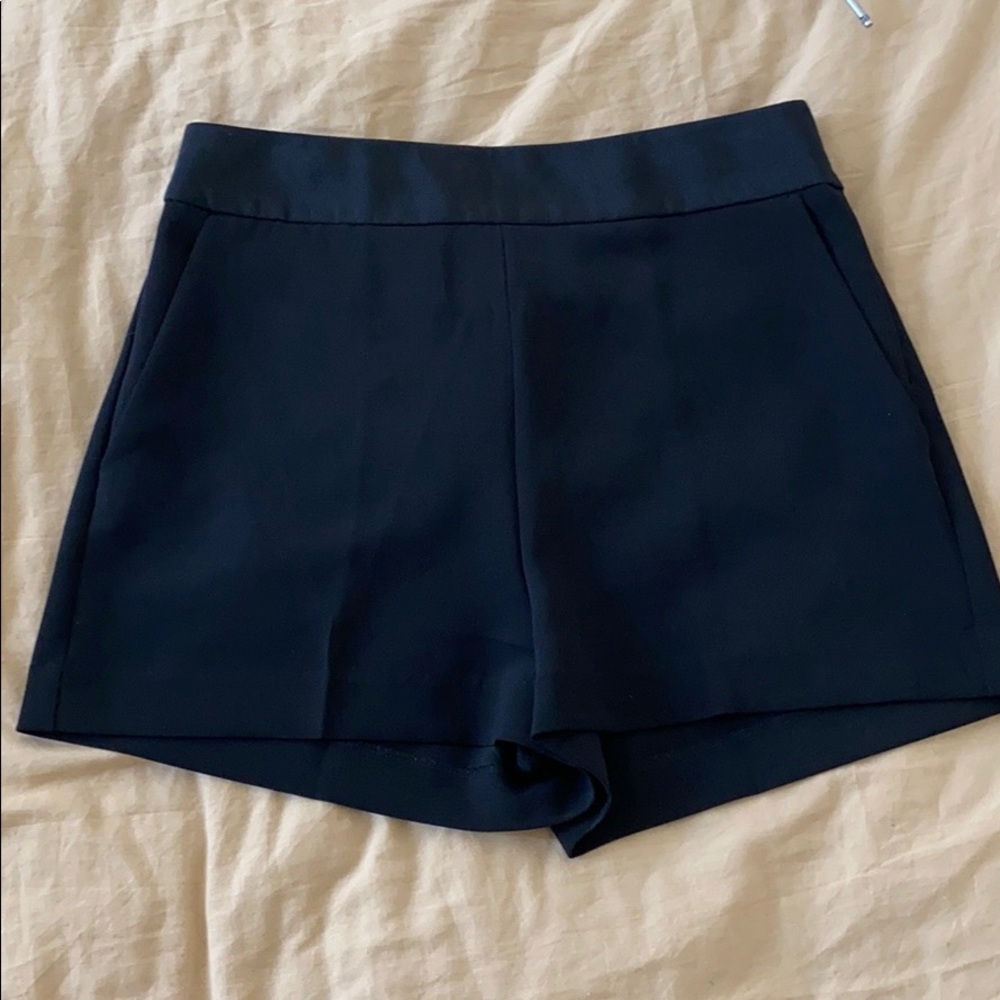 Black Express shorts - size 4 - great condition!